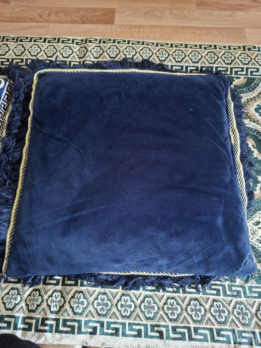 Красивые корпешки и две подушки