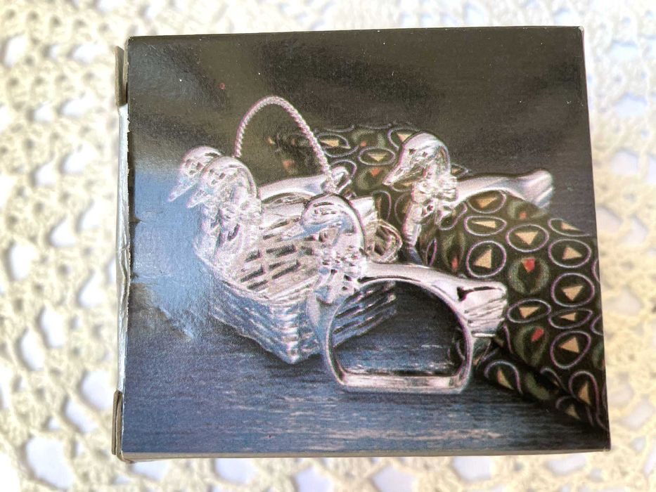 Красиви нови посребрени пръстени за салфетки от Англия, 4 бр