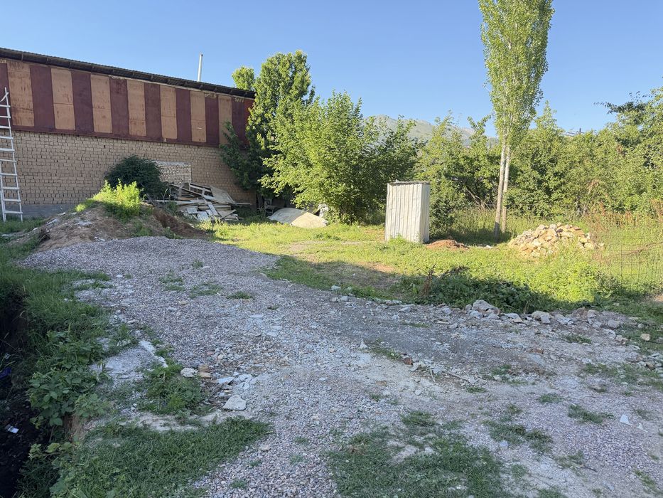 Срочно дача учун Хумсон далада ер бор