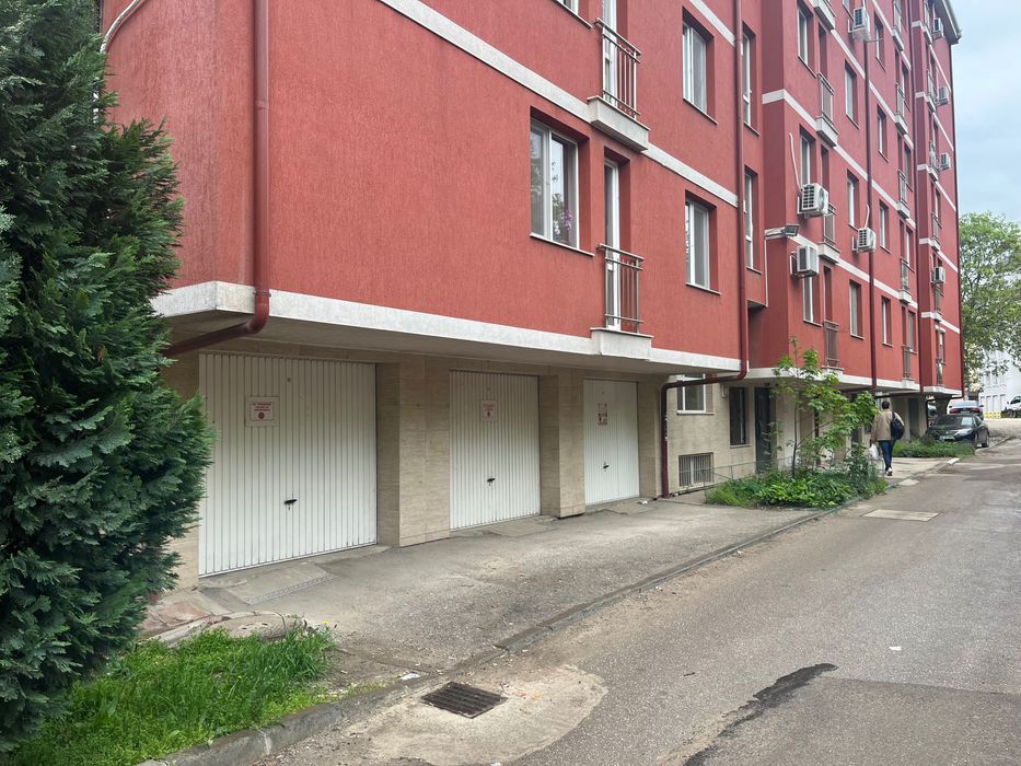 Дава се под наем Гараж / Паркомясто в София, Красна поляна 3 - 24 кв.м за 149.43 € - Снимка #1