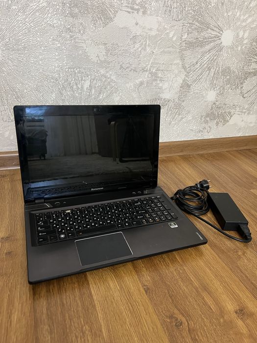 Lenovo Y580 ноутбук