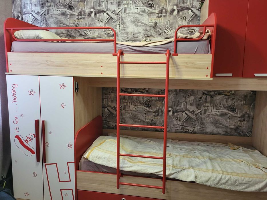 Двухярусная кровать