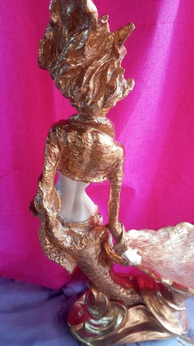 Статуэтка декоративная