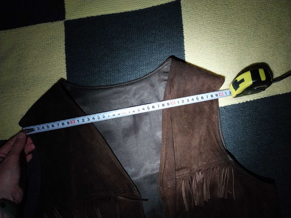 Велурен елек от естествен велур + подарък - колие