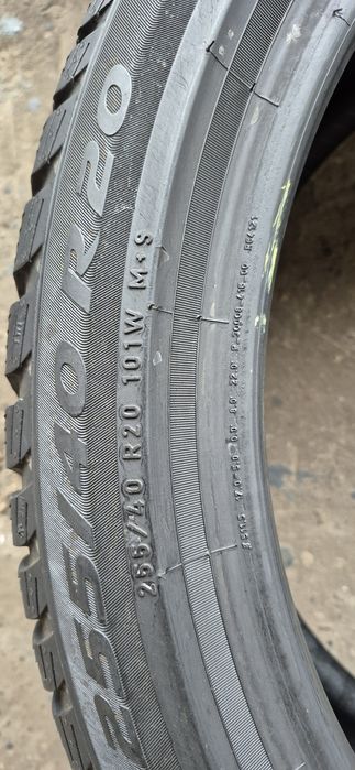 4 anvelope iarna Pirelli,fata 255/40/20,spate 285/35/20.Pretul este pe bucata.