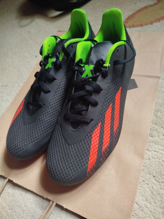 Pantofi de fotbal, marimea 40, de vânzare