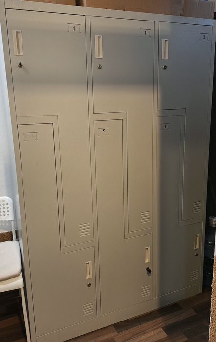 Mobilier de vânzare