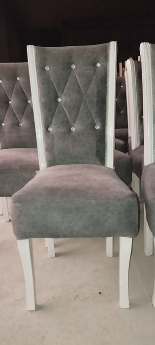 To'yxona, mehmonxona uchun stullar