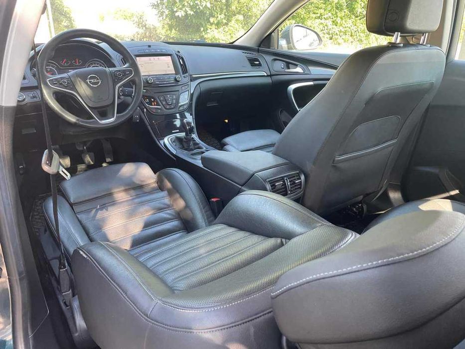 Se vinde **Opel Insignia Limousine, an 2015** unic proprietar in România 6500 euro usor negociabil