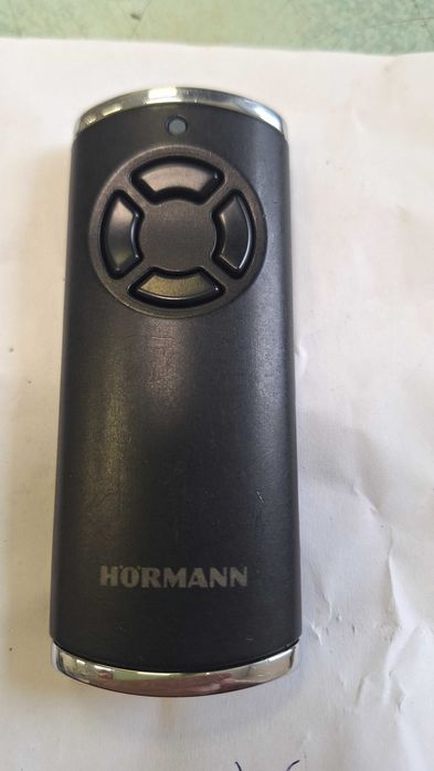 Продавам дистанционно Hörmann HS4-868-BS ОРИГИНАЛНО !