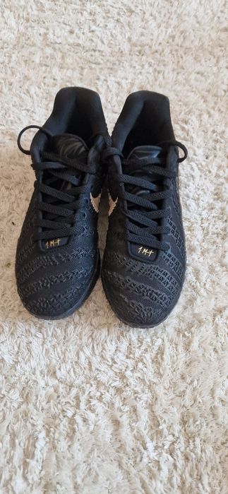 Продаются кроссовки