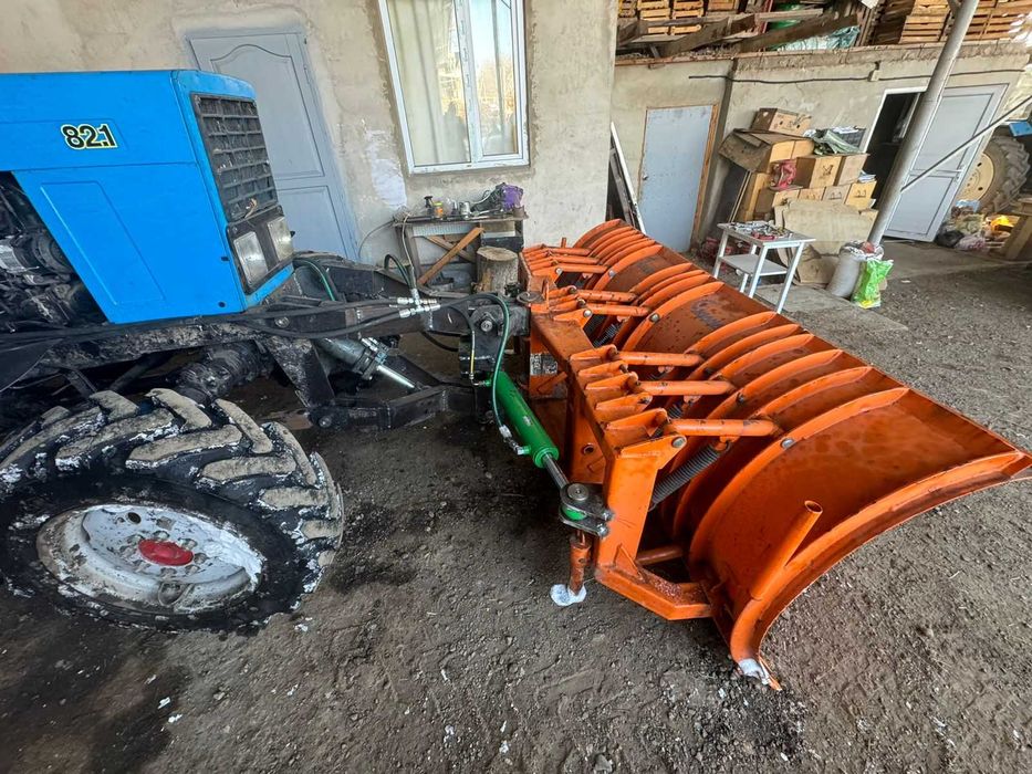 Отвал гидроповоротный для снега