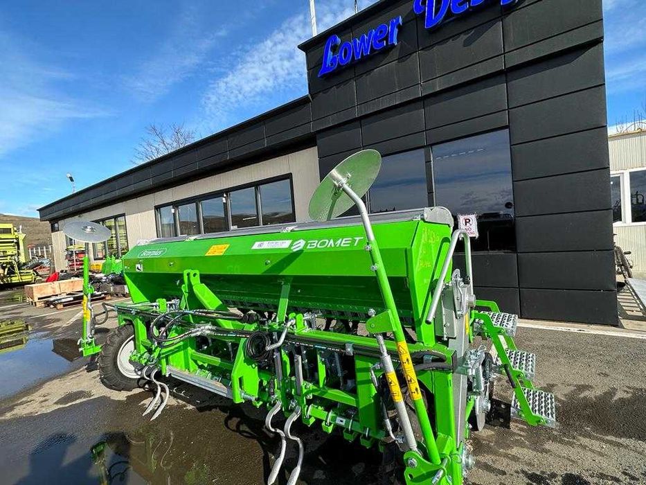 Semanatoare paioase universala cu  disc dublu si roti tasare