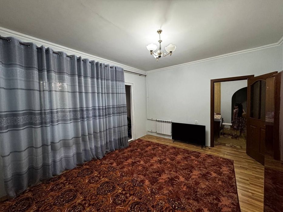 Квартира продается 2/2/9 на Бобуре