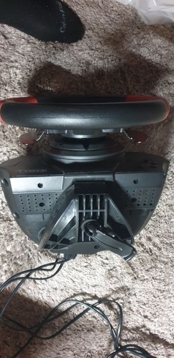 Thrustmaster Ferrari Edition волан + педали – Force Feedback, като нов