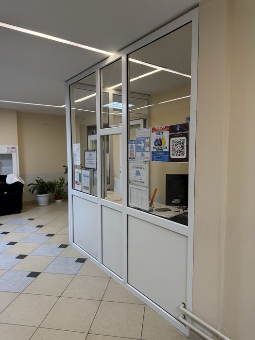 Пластиковая кабинка