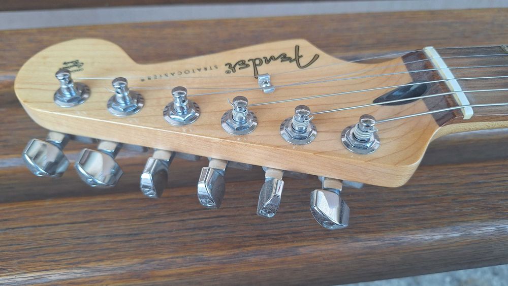 Китара Fender Player Stratocaster + колан и струни