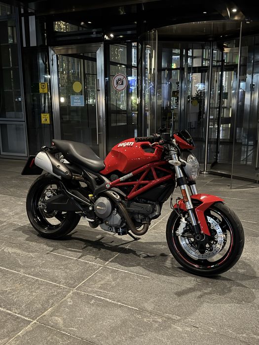 Ducati Monster 696