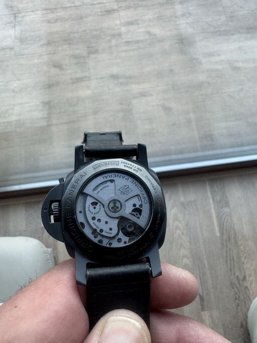 Часовник Panerai PAM441