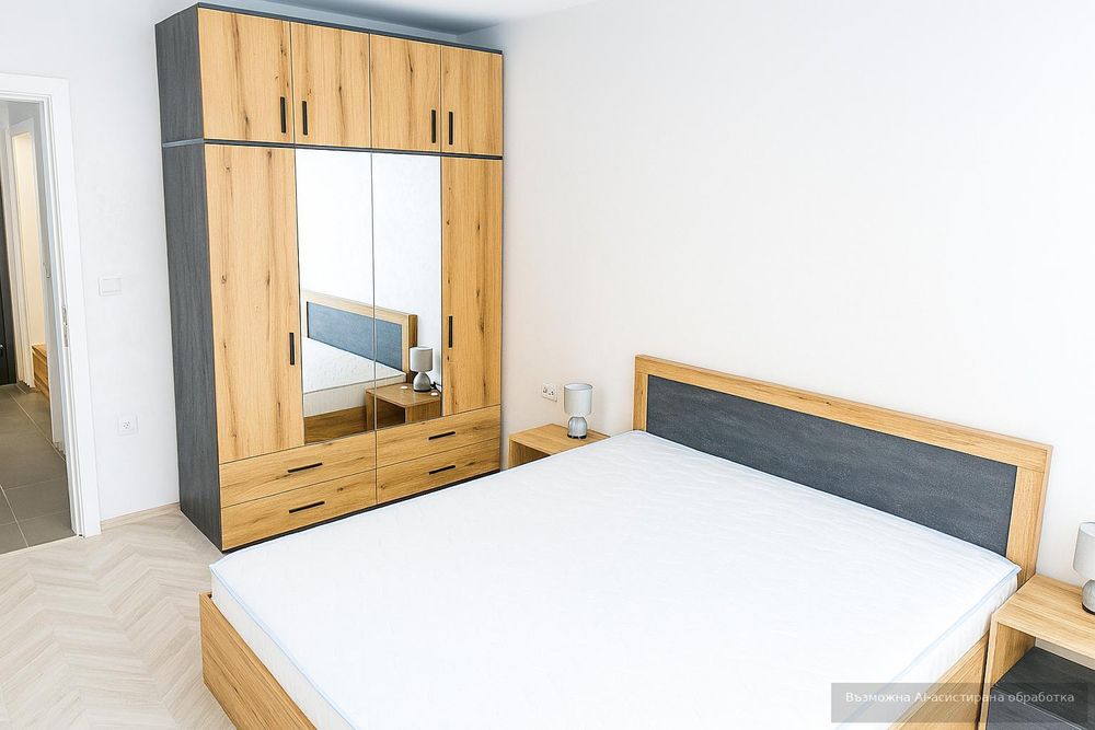 Слънчев 2-стаен апартамент в жк. Христо Смирненски - с паркомясто