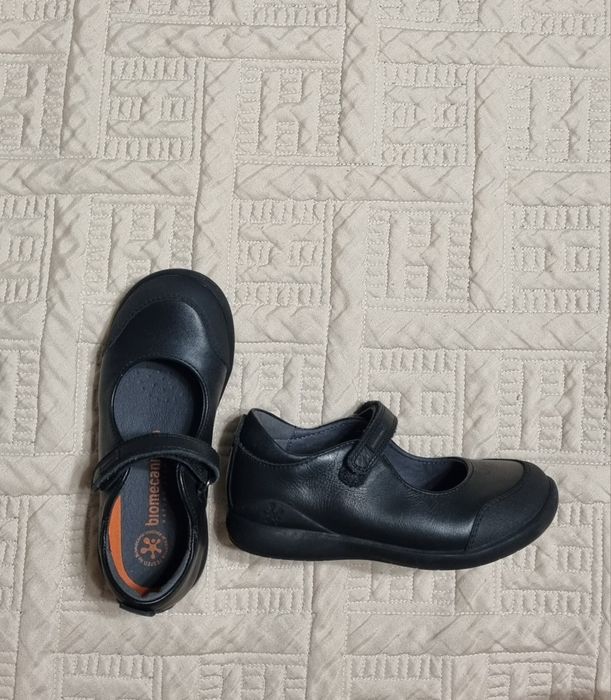 Продам кожаные туфли на девочку