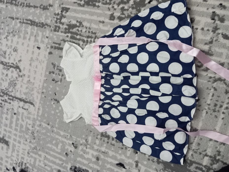 Продам платья для девочек,на годик!3 платья,импортные.Каждое по 50.000