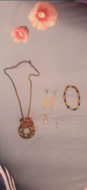 Vand lantic,cercei,medalion argint,din colectie,nepurtate,gablonturi