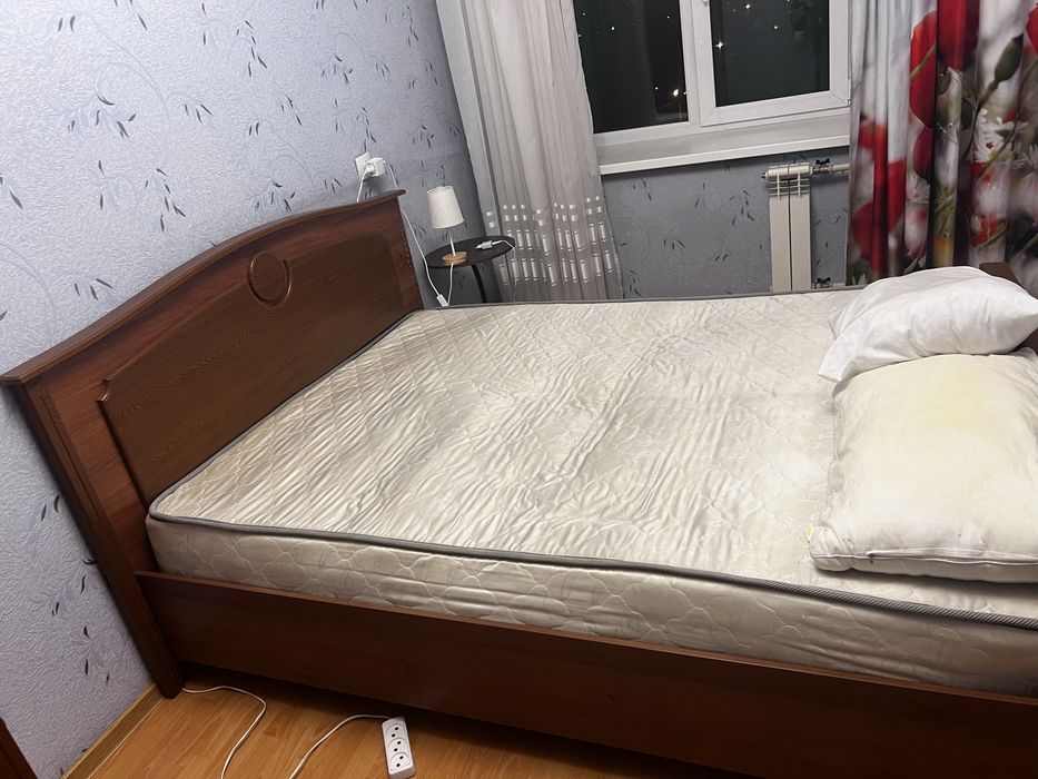 Продам  спальный гарнитур