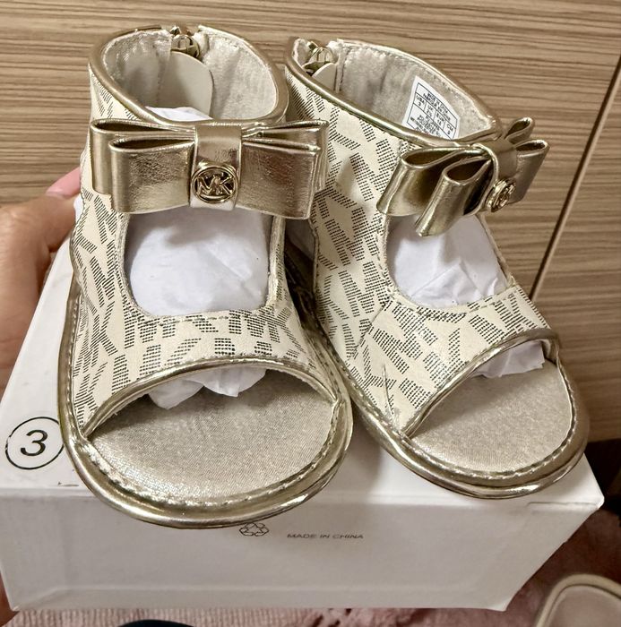 Бебешки сандали Michael Kors