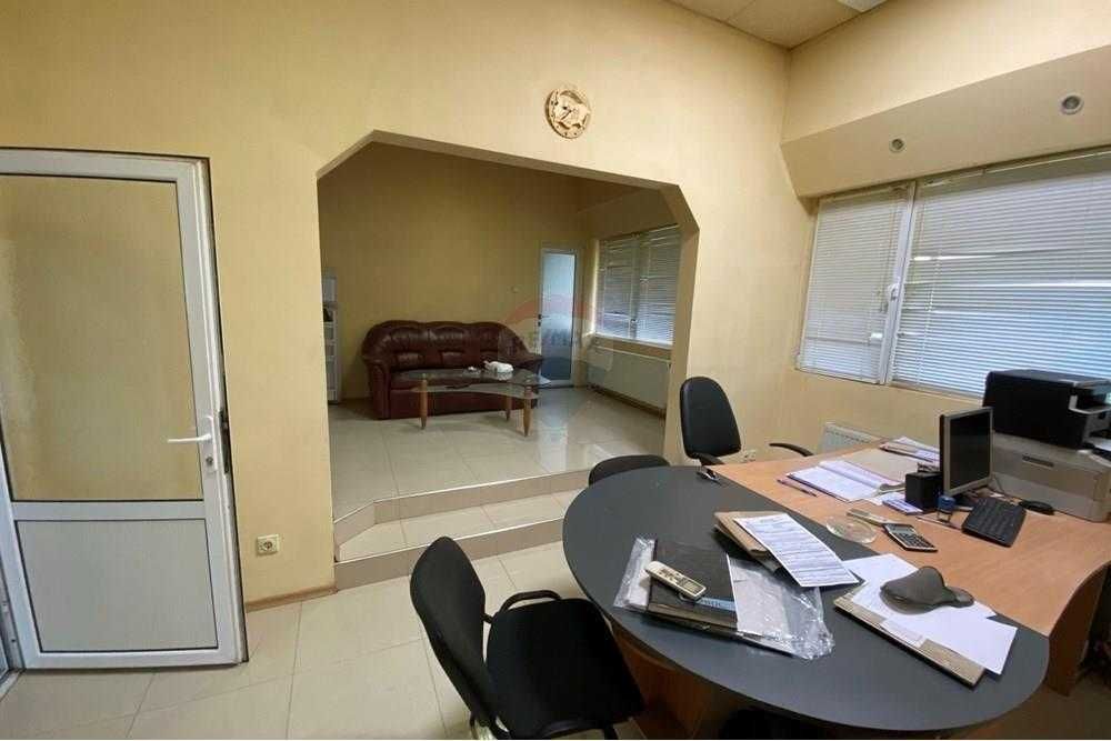 Продава се Промишлена сграда в с. Езерче, Област Разград - 8000 кв.м за 39 €/кв.м - Снимка #4