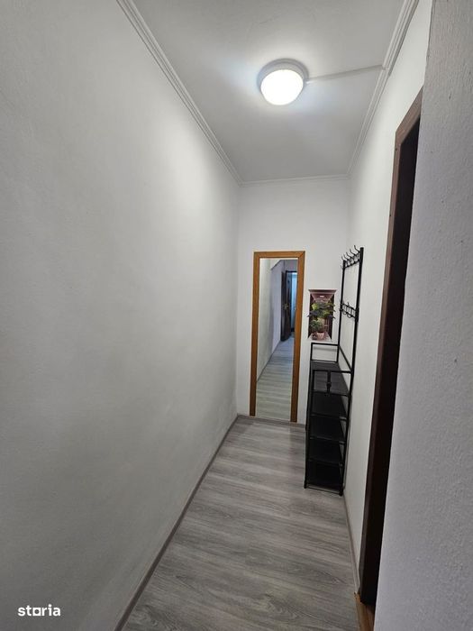 Apartament cu 2 camere de vânzare în Curtea de Argeș.