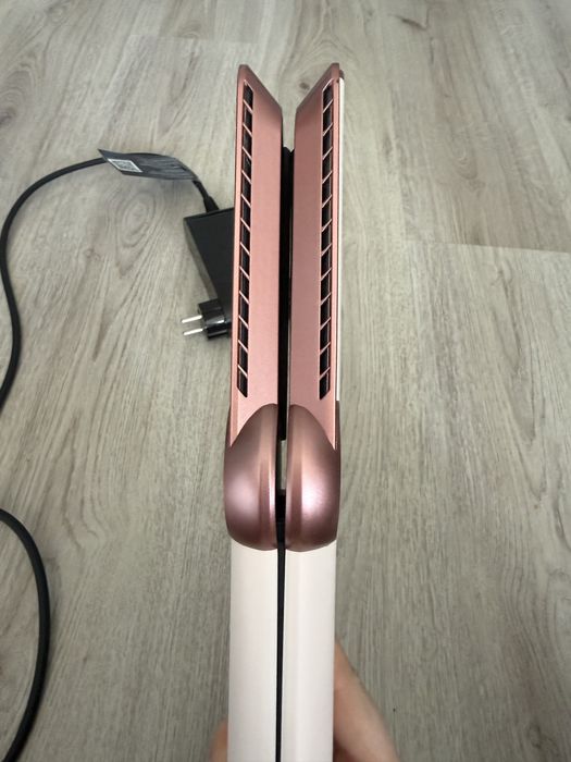 Dyson airstrait оргинален нов