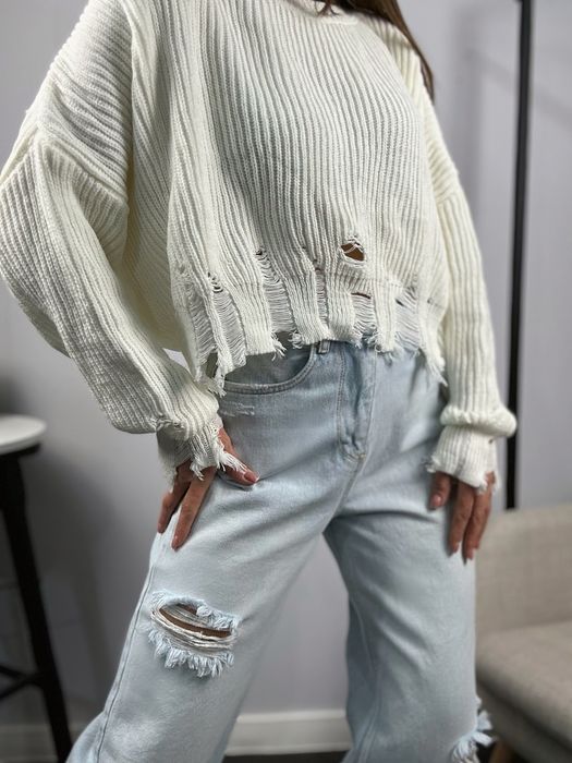 Дамски дънки в светъл деним с широк крачол