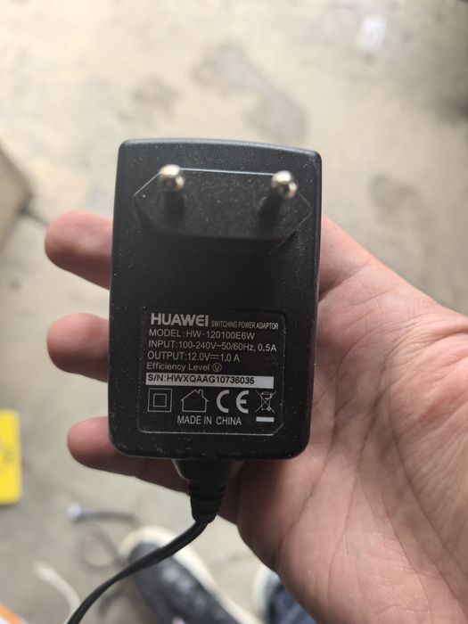 Захранване 12v 1a