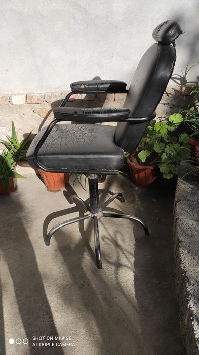 Salon kreslo sotiladi idealni srochni