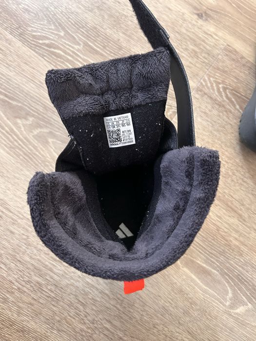 Adidas детски боти и Апрески