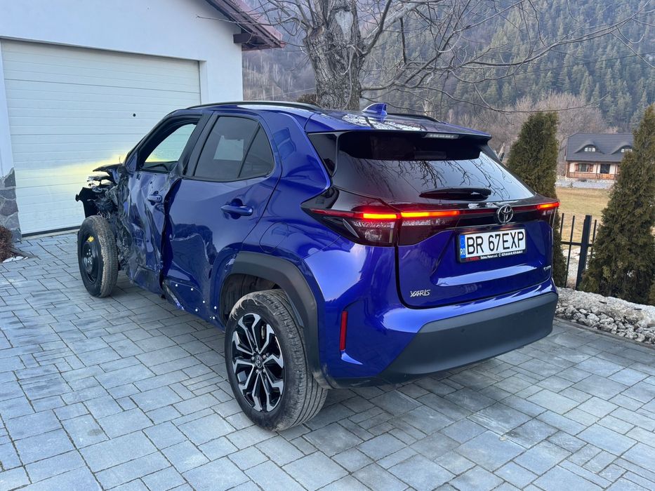 Toyota yaris cross avariat