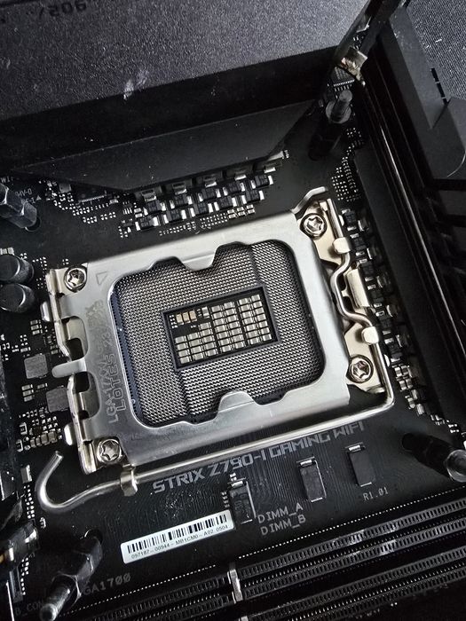 Placa de baza ROG z790 iTX DDR5