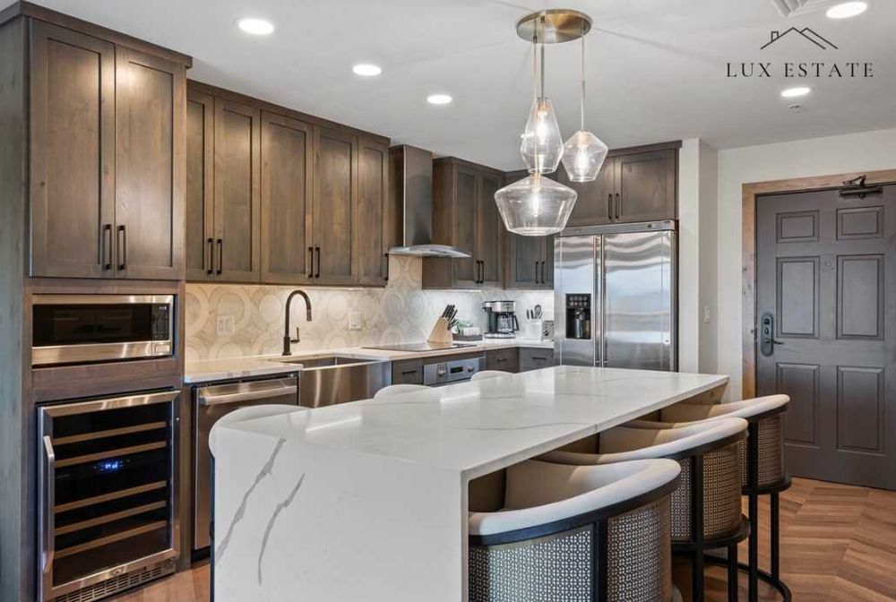 Продава се Двустаен апартамент в София, Витоша - 72 кв.м за 1973 €/кв.м - Снимка #1