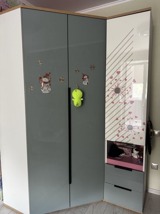 Продам шкаф в идиальном состояние красивый.