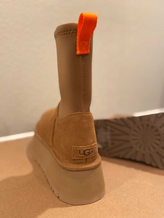 Vand cizme UGG, aduse recent din USA,100% original