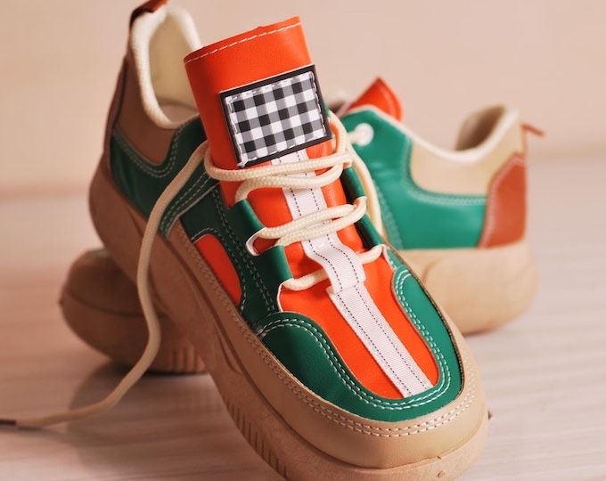 Adidasi noi model unic