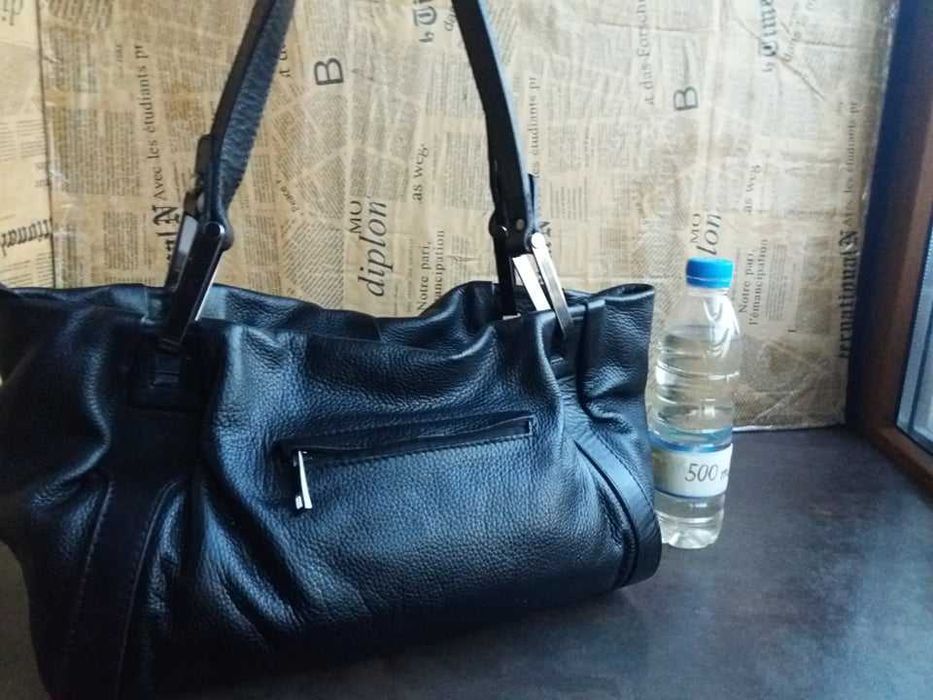 дамска черна кожена чанта от естествена кожа