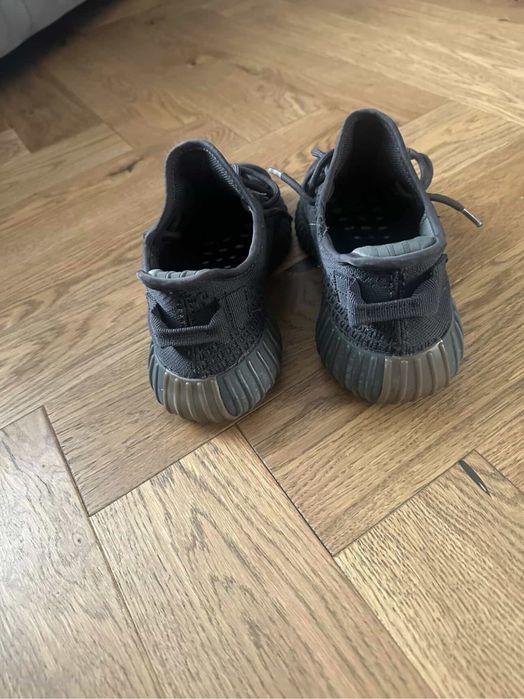 Yeezy 350 v2 cinder