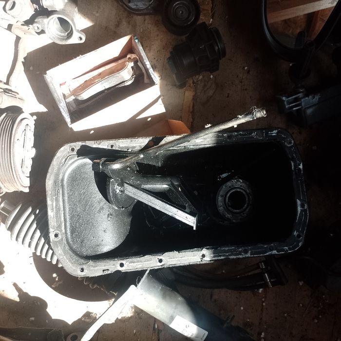 Vând piese Peugeot 207 1.4 hdi