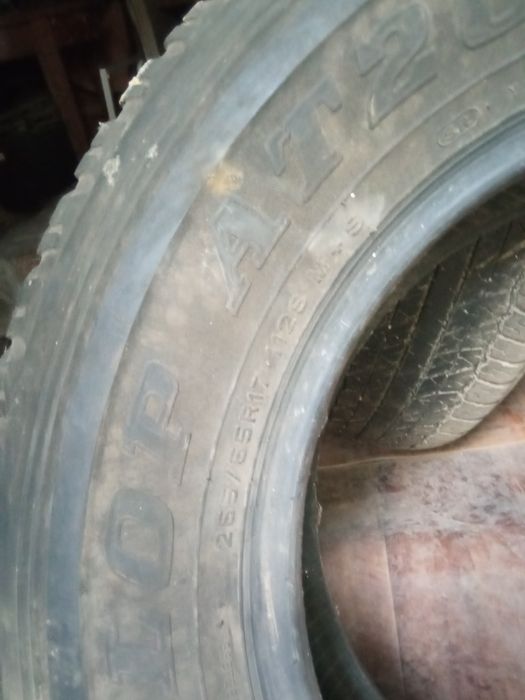 Продам отличные  Шины 265/65/R17