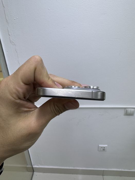 Продается Iphone 15 pro