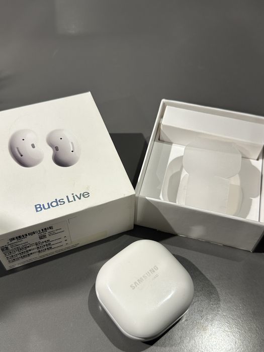 Беспроводные наушники  Samsung Galaxy Buds Live