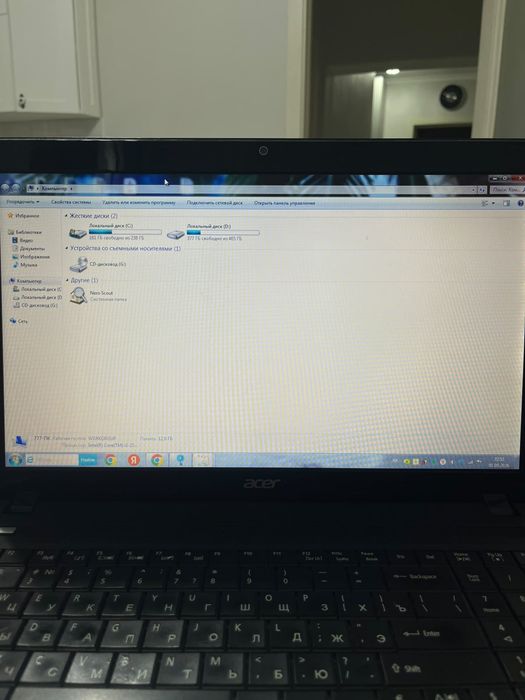 Ноутбук Acer aspire E1