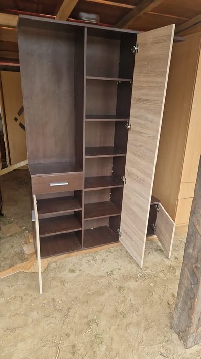 Vând mobilă,saltele, uși